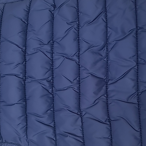 Old Navy Kids Full Zip Quilted Puffer Vest Jacket in Blue/Gray - Picture 16 of 17